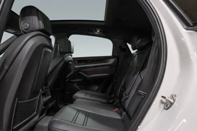 Porsche Cayenne din 2025 cu 11.300 km - oferta POR247601 - foto 18