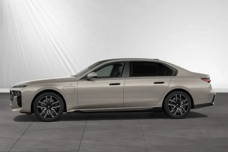 BMW 750 (Seria 7) din 2025 cu 18.510 km - oferta BMW247602 - foto 7
