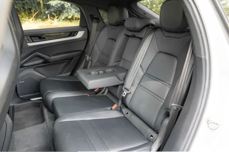 Porsche Cayenne din 2024 cu 49.789 km - oferta POR247613 - foto 13