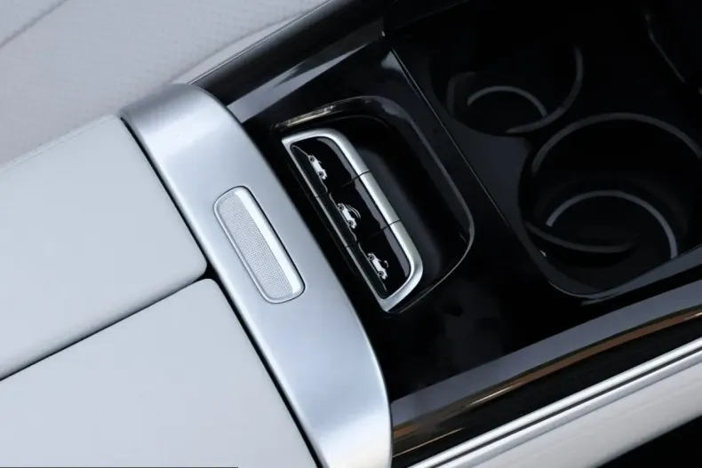 Mercedes-Benz CLE 200 (Clasa CLE) din 2025 cu 29.195 km - oferta MER247622 - foto 8