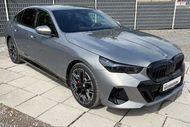 BMW 550 (Seria 5) din 2025 cu 39.083 km - oferta BMW247631 - foto 1