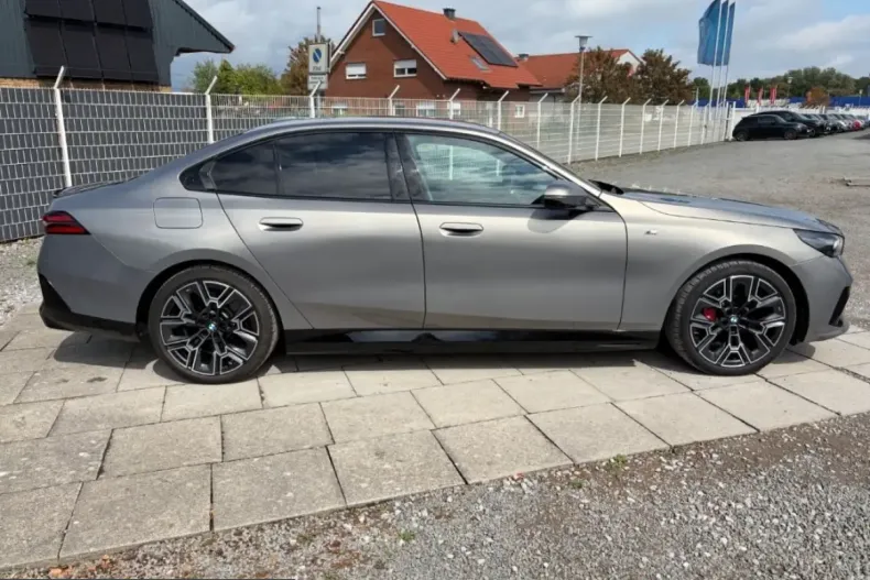 BMW 550 (Seria 5) din 2025 cu 39.083 km - oferta BMW247631 - foto 5