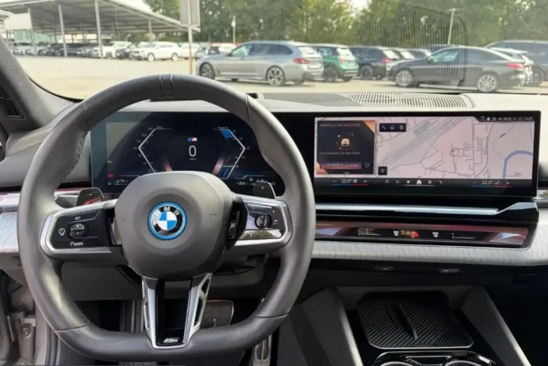 BMW 550 (Seria 5) din 2025 cu 39.083 km - oferta BMW247631 - foto 12