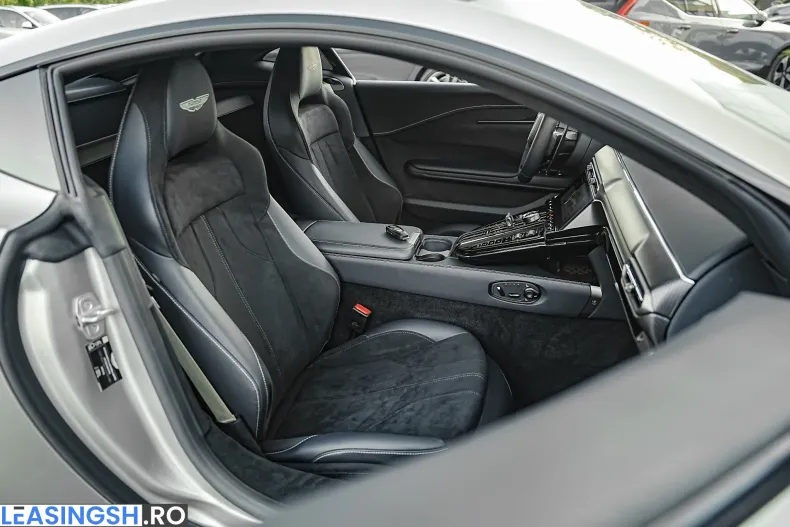 Aston Martin V8 Vantage din 2025 cu 2.400 km - oferta AST247643 - foto 24