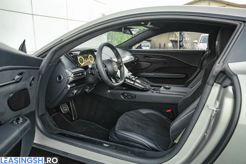 Aston Martin V8 Vantage din 2025 cu 2.400 km - oferta AST247643 - foto 28