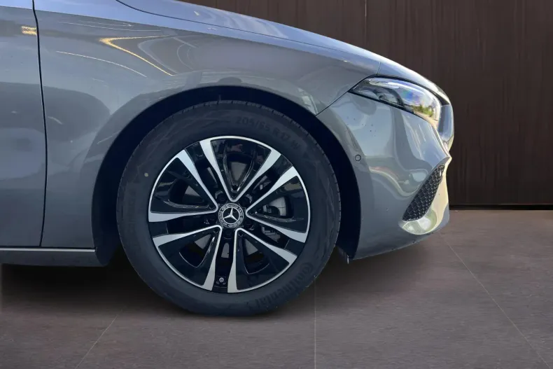 Mercedes-Benz A 180 (Clasa A) din 2026 cu 10 km - oferta MER247663 - foto 14