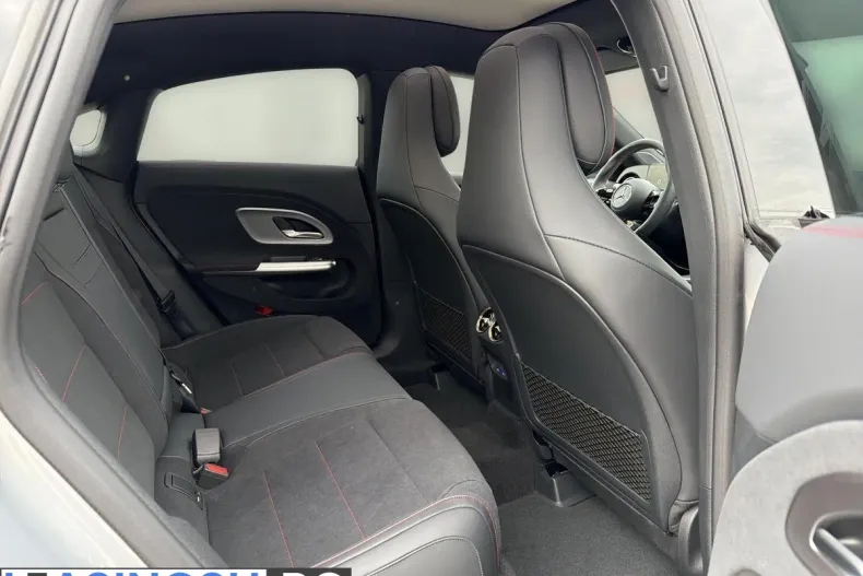 Mercedes-Benz CLA 200 (Clasa CLA) din 2025 cu 8.200 km - oferta MER247665 - foto 14