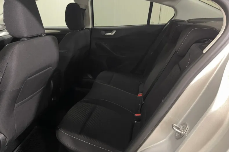 Ford Focus din 2023 cu 40.477 km - oferta FOR247667 - foto 11