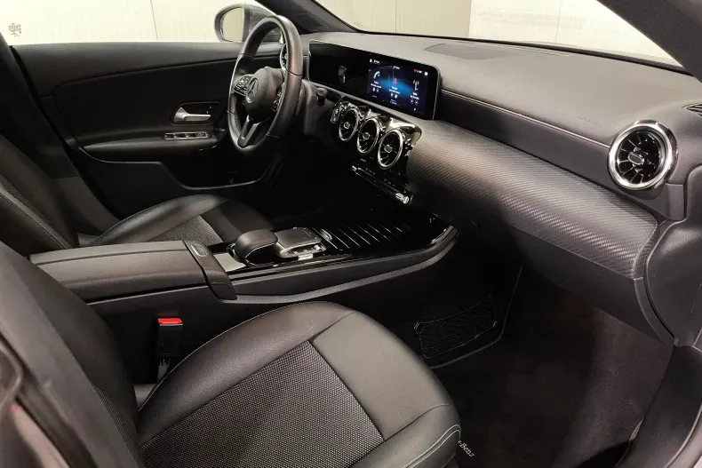 Mercedes-Benz CLA 200 (Clasa CLA) din 2020 cu 101.005 km - oferta MER247670 - foto 10