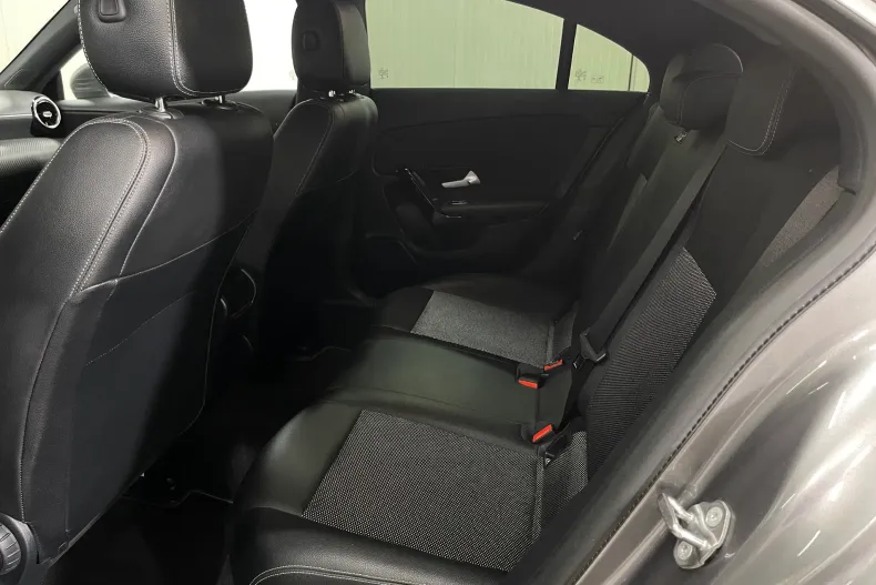 Mercedes-Benz CLA 200 (Clasa CLA) din 2020 cu 101.005 km - oferta MER247670 - foto 11