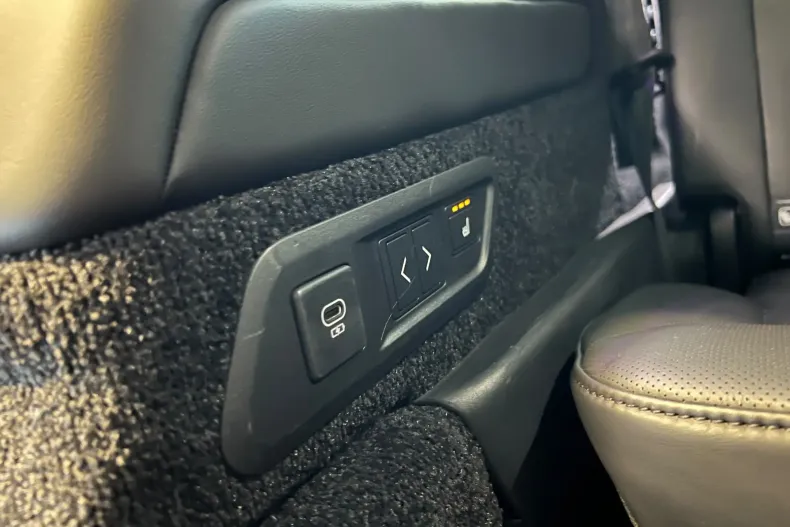 Land Rover Range Rover din 2023 cu 50.081 km - oferta LAN247678 - foto 24