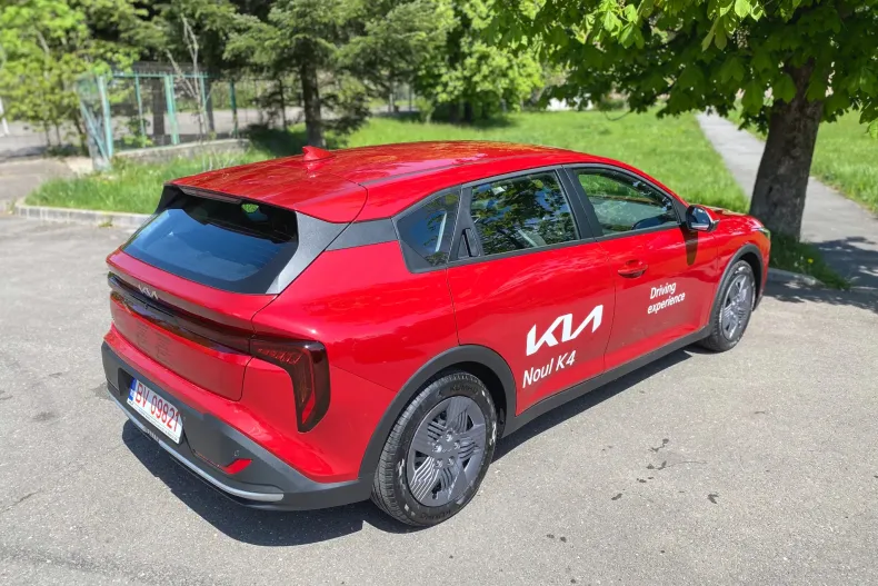 Kia K4 din 2025 cu 1.500 km - oferta KIA247686 - foto 4