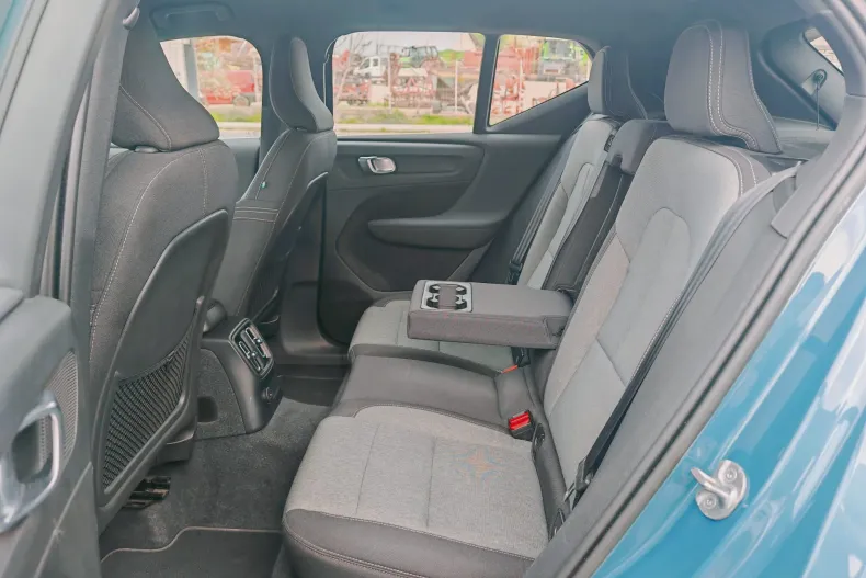 Volvo XC40 din 2023 cu 129.903 km - oferta VOL247706 - foto 8