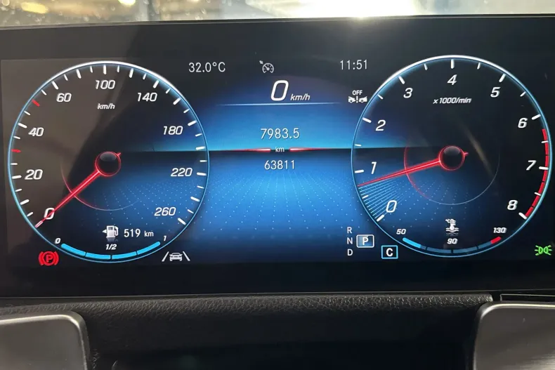 Mercedes-Benz GLB 250 (Clasa GLB) din 2022 cu 63.811 km - oferta MER247718 - foto 10