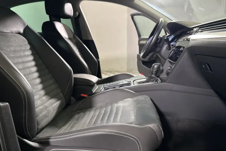 Volkswagen Passat din 2021 cu 75.409 km - oferta VOL247723 - foto 11