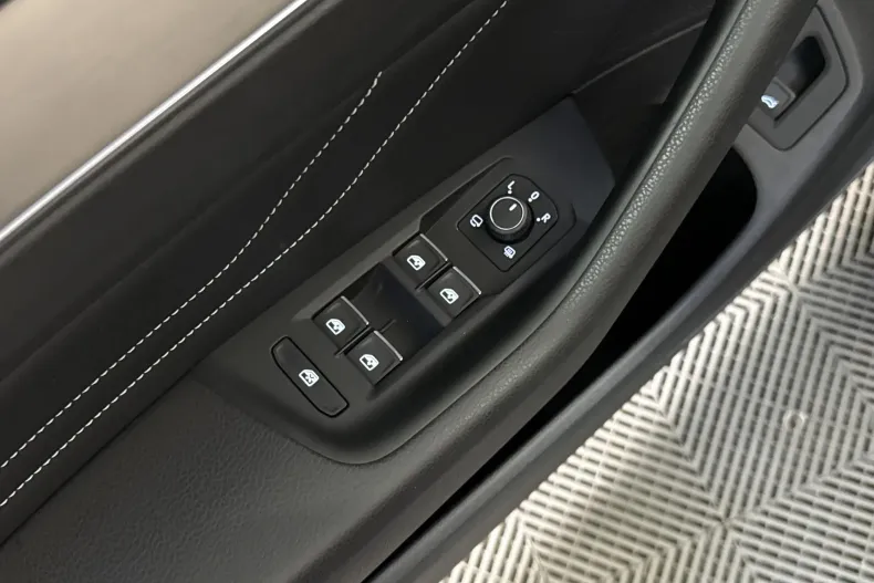 Volkswagen Passat din 2021 cu 75.409 km - oferta VOL247723 - foto 14