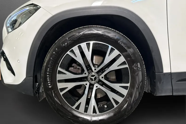 Mercedes-Benz GLA 200 (Clasa GLA) din 2025 cu 35.886 km - oferta MER247735 - foto 13