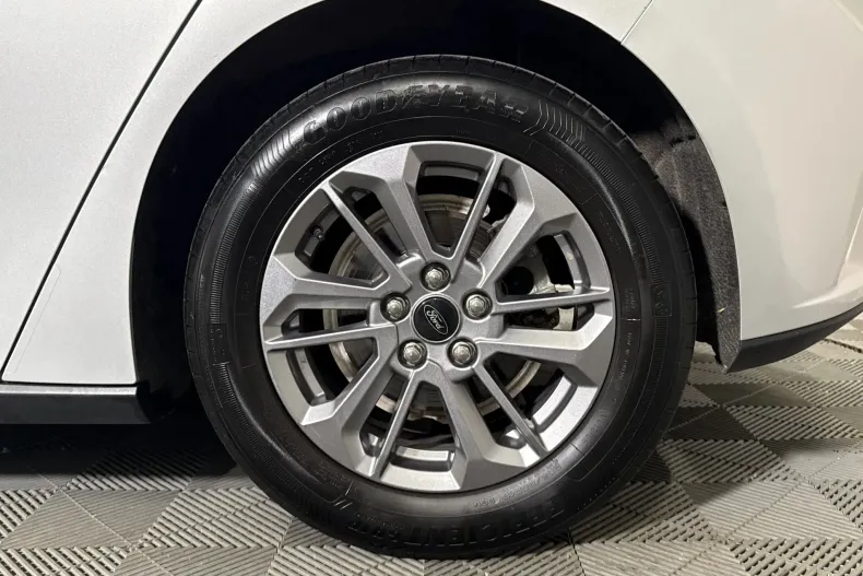 Ford Focus din 2023 cu 47.636 km - oferta FOR247738 - foto 13