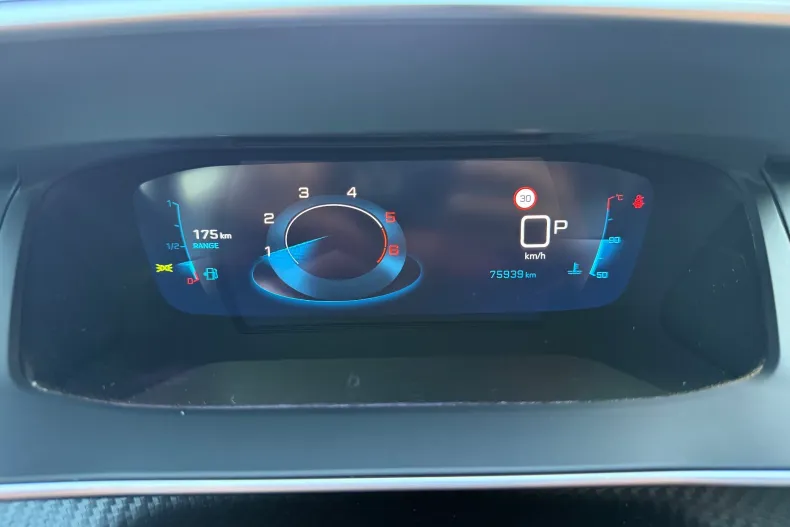 Peugeot 2008 din 2021 cu 75.939 km - oferta PEU247743 - foto 6