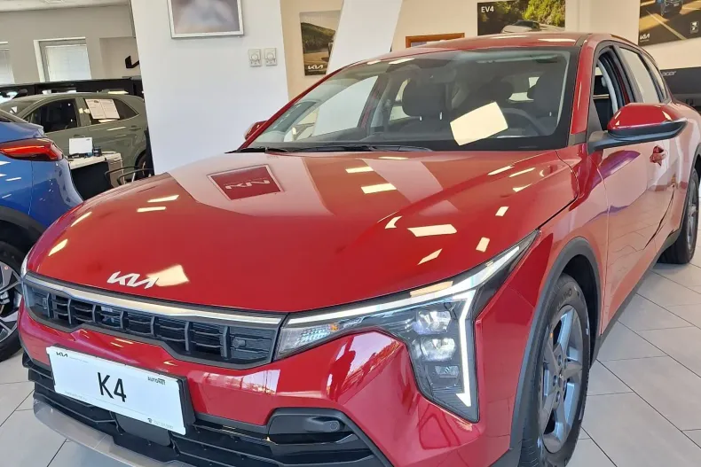 Kia K4 din 2025 cu 5 km - oferta KIA247753 - foto 1