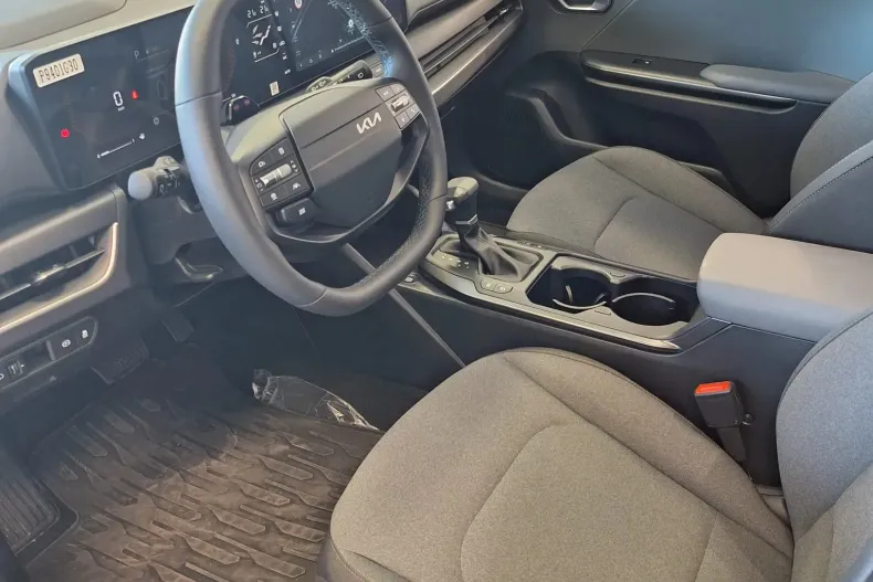 Kia K4 din 2025 cu 5 km - oferta KIA247753 - foto 7