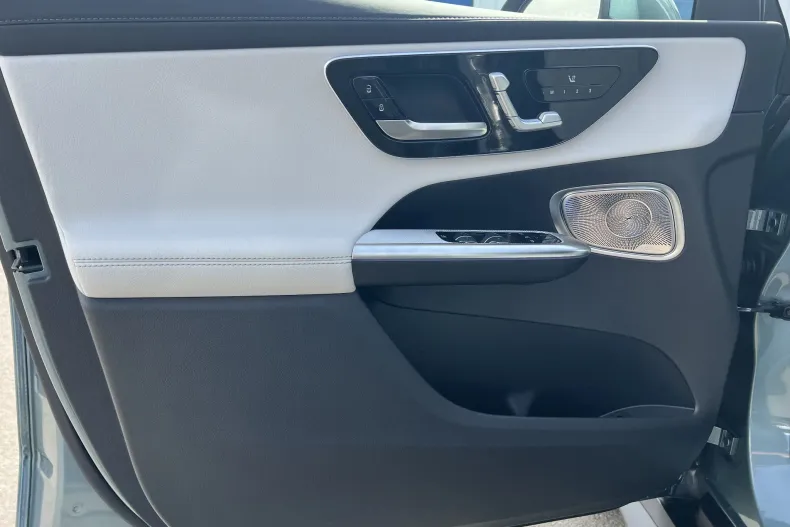 Mercedes-Benz GLC 300 (Clasa GLC) din 2026 cu 6.000 km - oferta MER247755 - foto 10