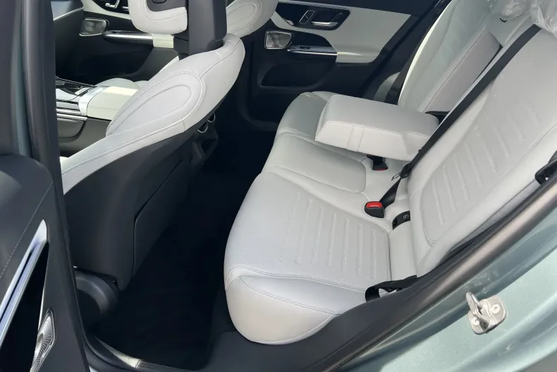 Mercedes-Benz GLC 300 (Clasa GLC) din 2026 cu 6.000 km - oferta MER247755 - foto 15