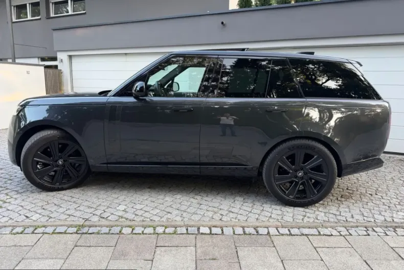 Land Rover Range Rover din 2025 cu 19.800 km - oferta LAN247785 - foto 3