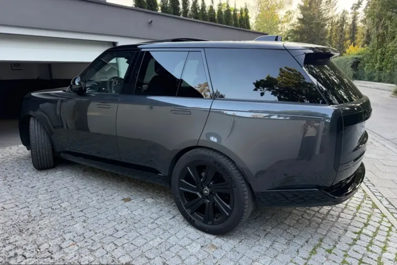 Land Rover Range Rover din 2025 cu 19.800 km - oferta LAN247785 - foto 6