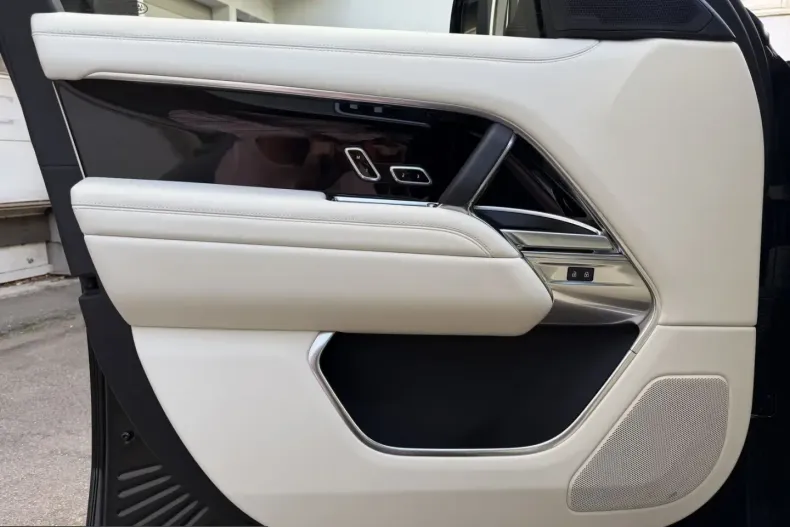 Land Rover Range Rover din 2025 cu 22.500 km - oferta LAN247786 - foto 13