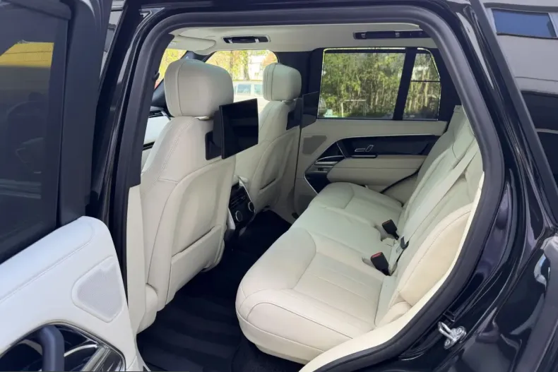 Land Rover Range Rover din 2025 cu 22.500 km - oferta LAN247786 - foto 16