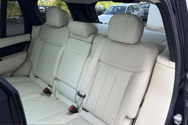 Land Rover Range Rover din 2025 cu 22.500 km - oferta LAN247786 - foto 17