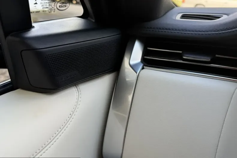 Land Rover Range Rover din 2025 cu 22.500 km - oferta LAN247786 - foto 41