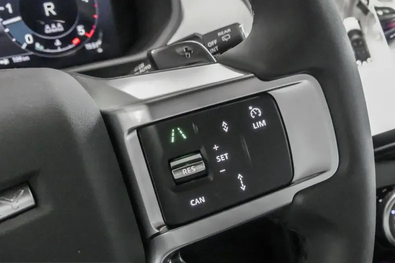 Land Rover Discovery din 2025 cu 13.757 km - oferta LAN247788 - foto 12