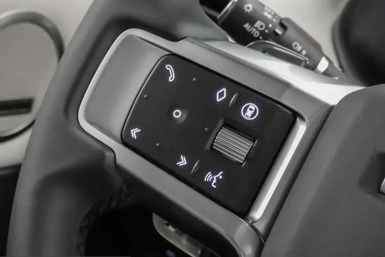 Land Rover Discovery din 2025 cu 13.757 km - oferta LAN247788 - foto 17