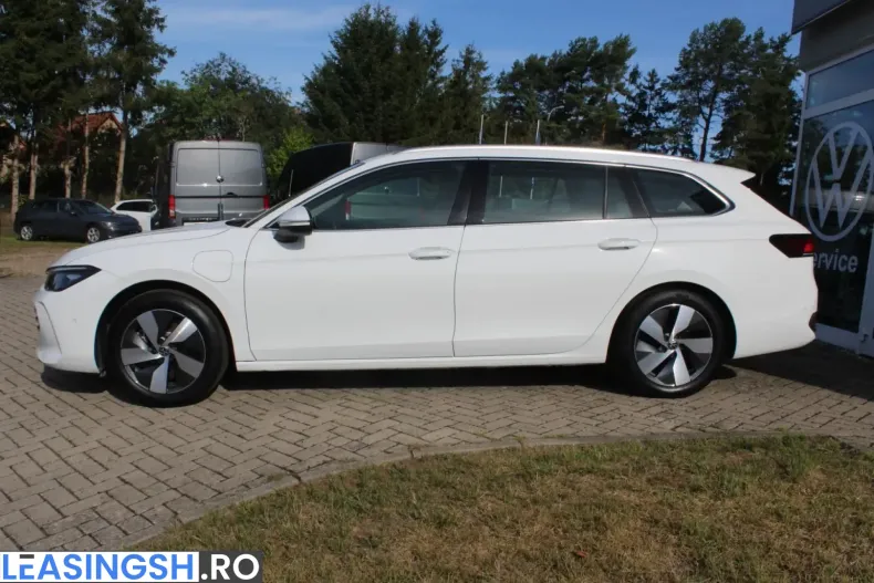 Volkswagen Passat din 2025 cu 20.745 km - oferta VOL247796 - foto 2