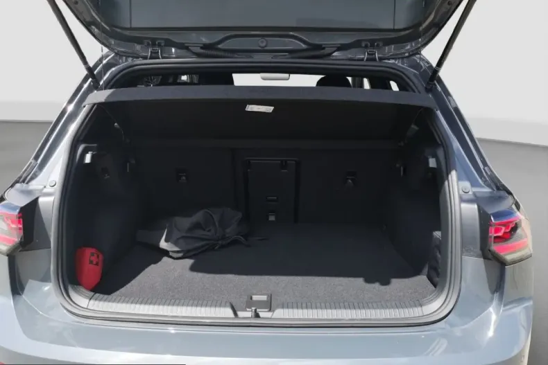 Volkswagen Golf din 2024 cu 17.800 km - oferta VOL247799 - foto 19