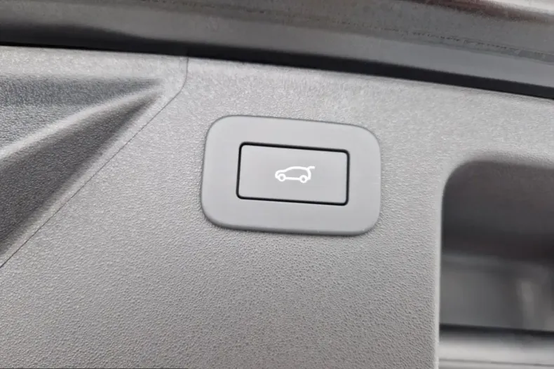 Land Rover Discovery Sport din 2025 cu 2.950 km - oferta LAN247804 - foto 11