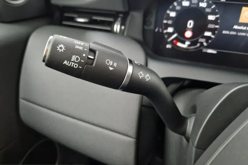 Land Rover Discovery Sport din 2025 cu 2.950 km - oferta LAN247804 - foto 31