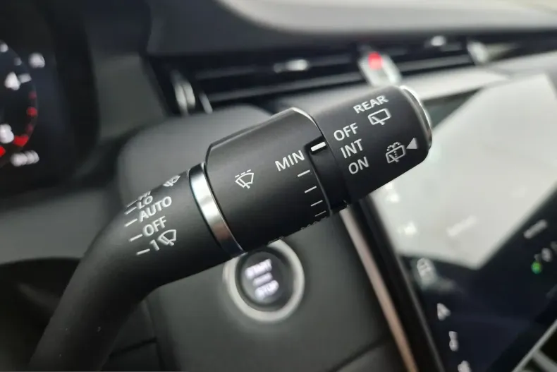 Land Rover Discovery Sport din 2025 cu 2.950 km - oferta LAN247804 - foto 32
