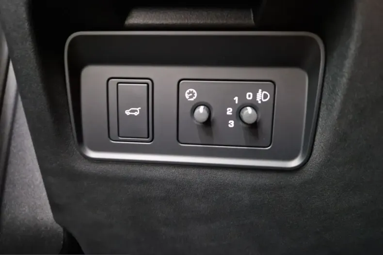Land Rover Discovery Sport din 2025 cu 2.950 km - oferta LAN247804 - foto 33