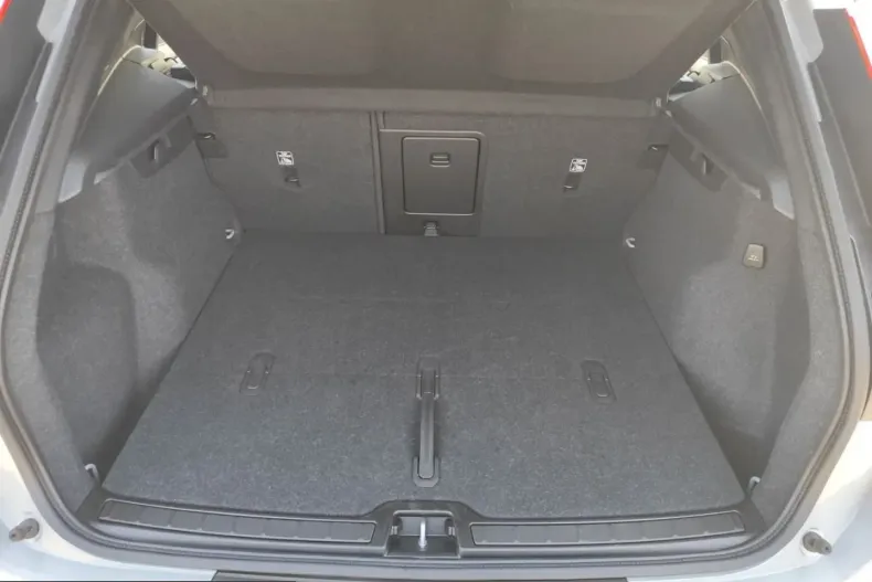 Volvo XC40 din 2025 cu 13.830 km - oferta VOL247805 - foto 11