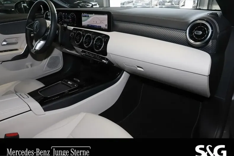 Mercedes-Benz CLA 180 (Clasa CLA) din 2025 cu 4.490 km - oferta MER247810 - foto 7