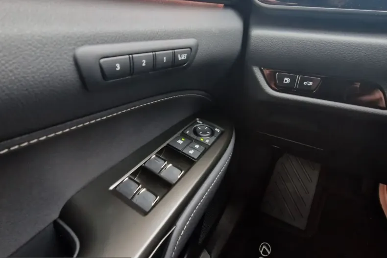 Lexus NX 350h din 2024 cu 15.800 km - oferta LEX247819 - foto 14