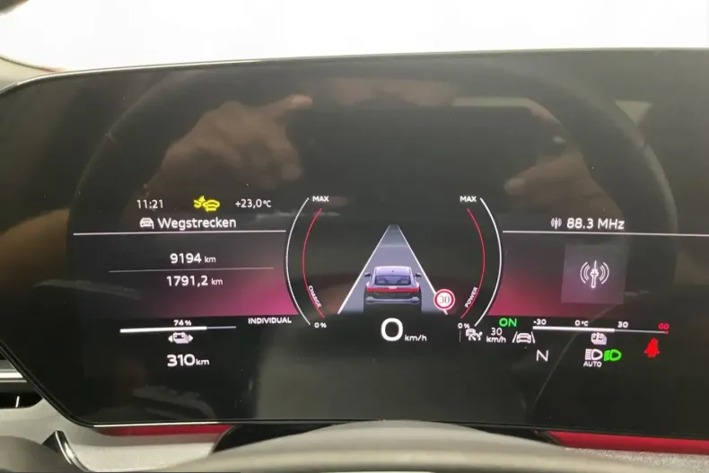 Audi SQ6 din 2025 cu 9.260 km - oferta AUD247850 - foto 8