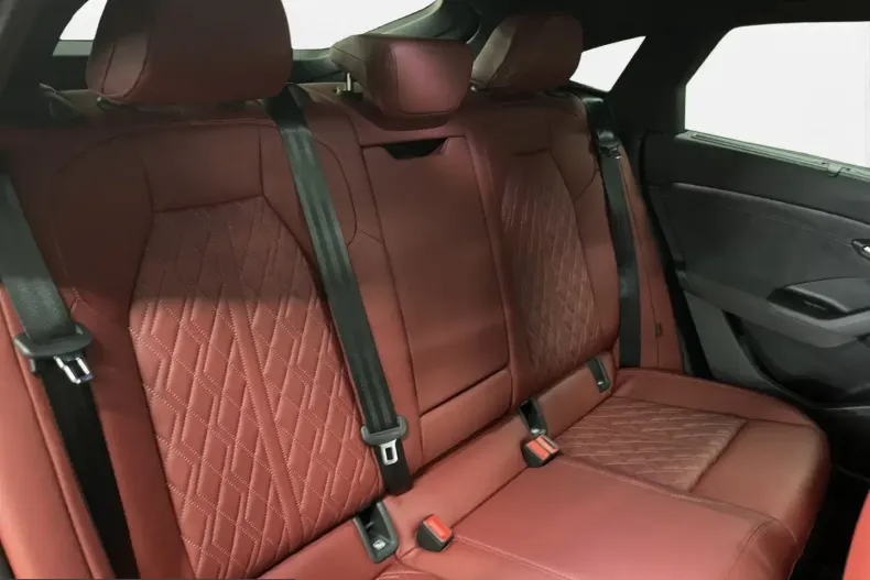 Audi SQ6 din 2025 cu 9.260 km - oferta AUD247850 - foto 17