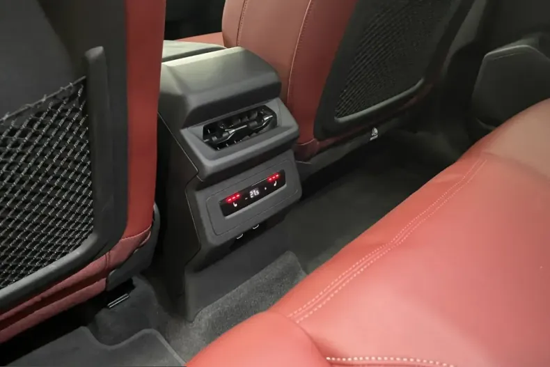 Audi SQ6 din 2025 cu 9.260 km - oferta AUD247850 - foto 24