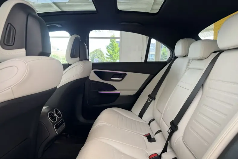 Mercedes-Benz C 300 (Clasa C) din 2023 cu 25.800 km - oferta MER247874 - foto 10