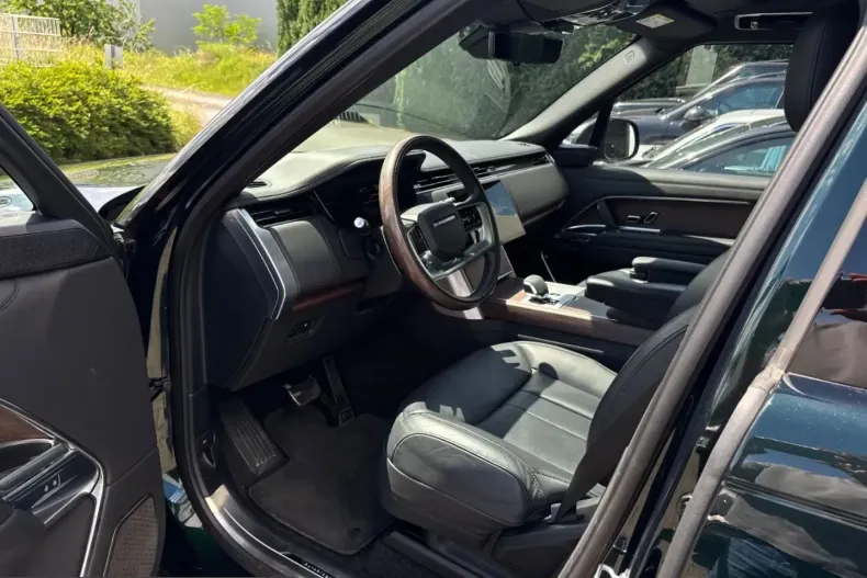 Land Rover Range Rover din 2024 cu 49.000 km - oferta LAN247879 - foto 6