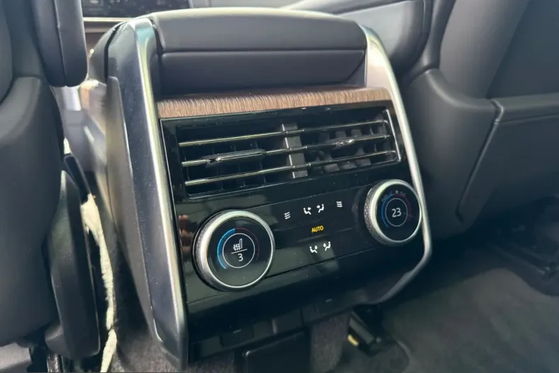 Land Rover Range Rover din 2024 cu 49.000 km - oferta LAN247879 - foto 13